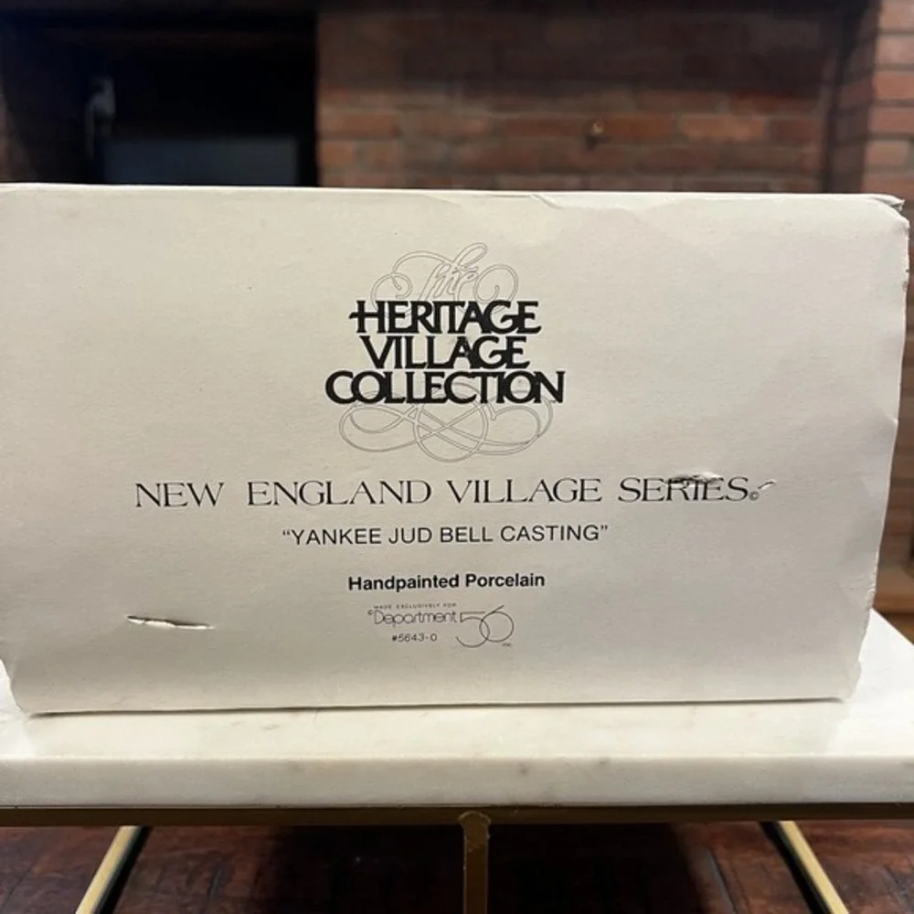 Dept 56 New England Village Series‎ Yankee Jud Bell Casting Box & Light